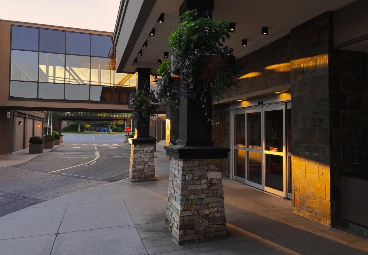 Coast Capri Hotel Kelowna Exterior foto